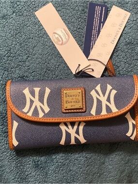 Dooney & Bourke Navy White New York Yankees Logo Wallet with Brown Trim